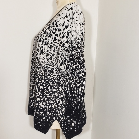 Dana Buchman black and white sweater size M - Picture 5 of 5